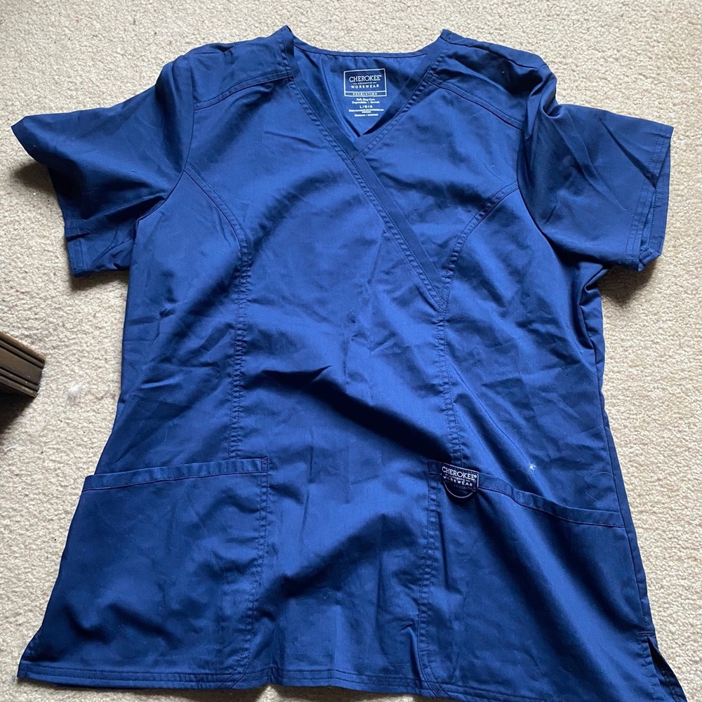 Cherokee Scrub Top (L)